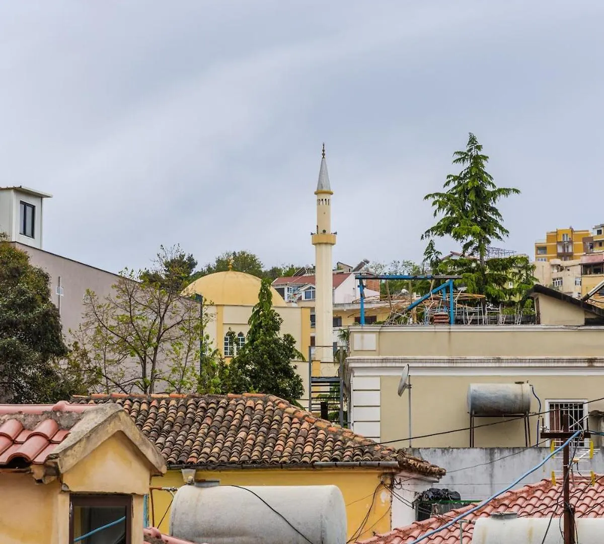 Mbreti Monun Apartment Durres