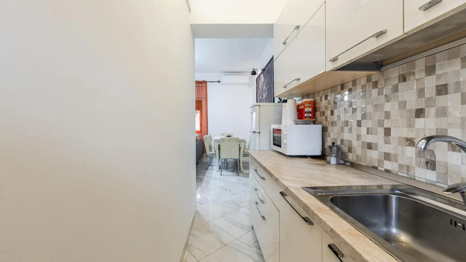 Mbreti Monun Apartment Durres
