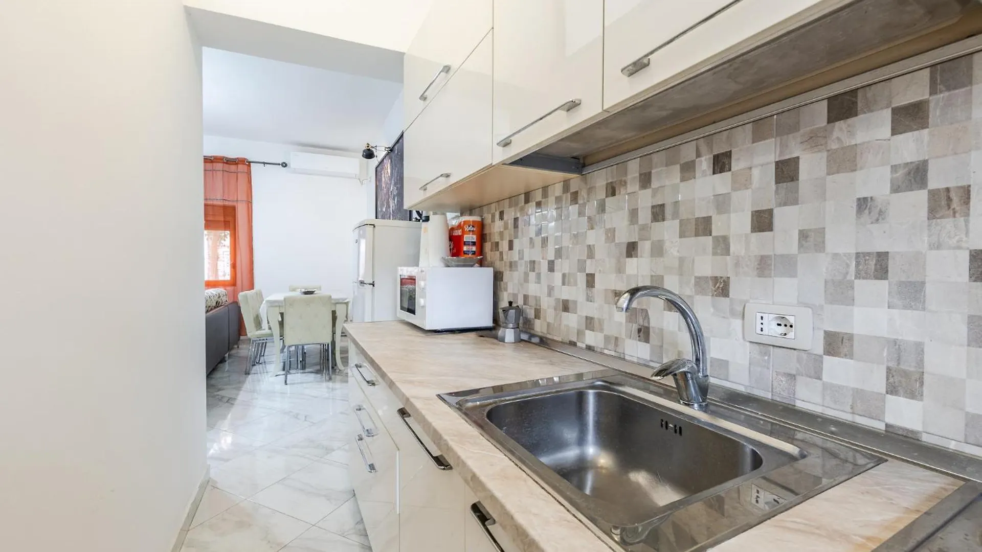 Mbreti Monun Apartment Durres Albania