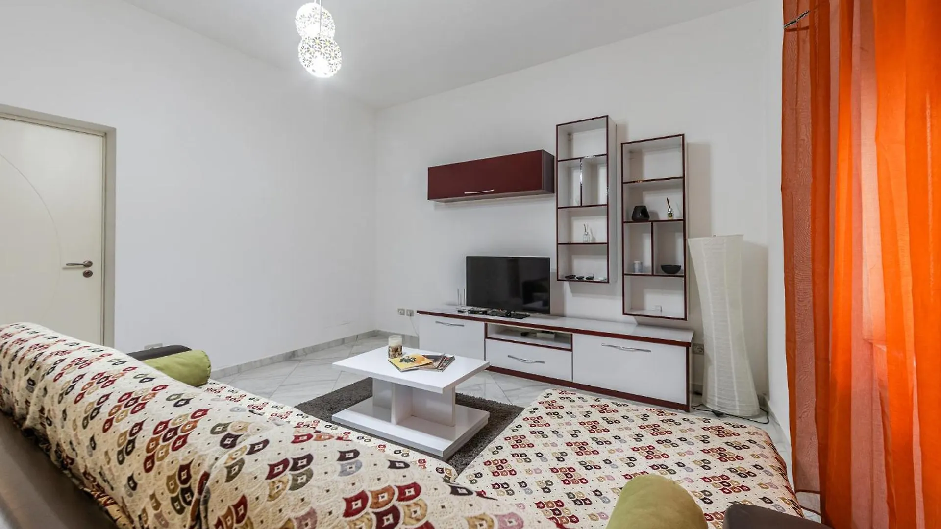Apartmán Mbreti Monun Durrës 0*,