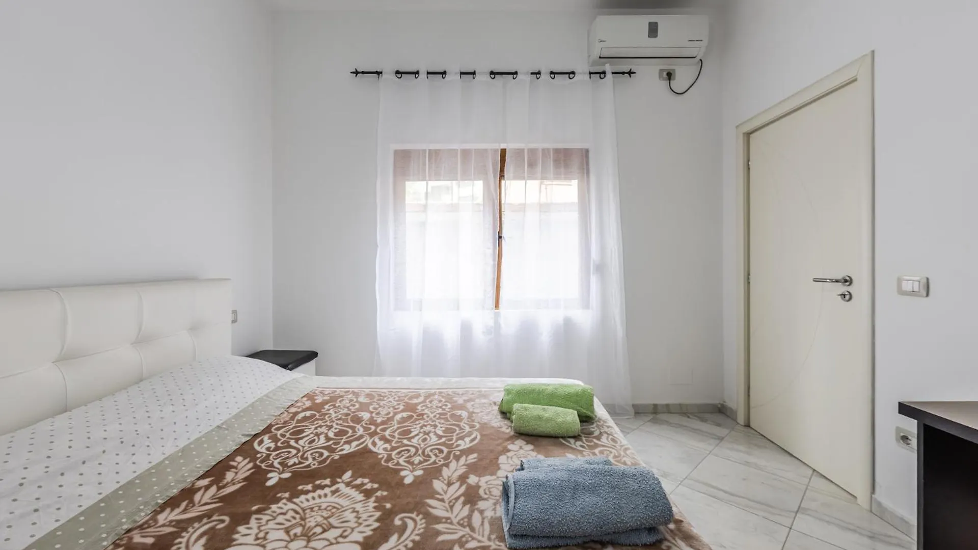 Mbreti Monun Apartment Durres