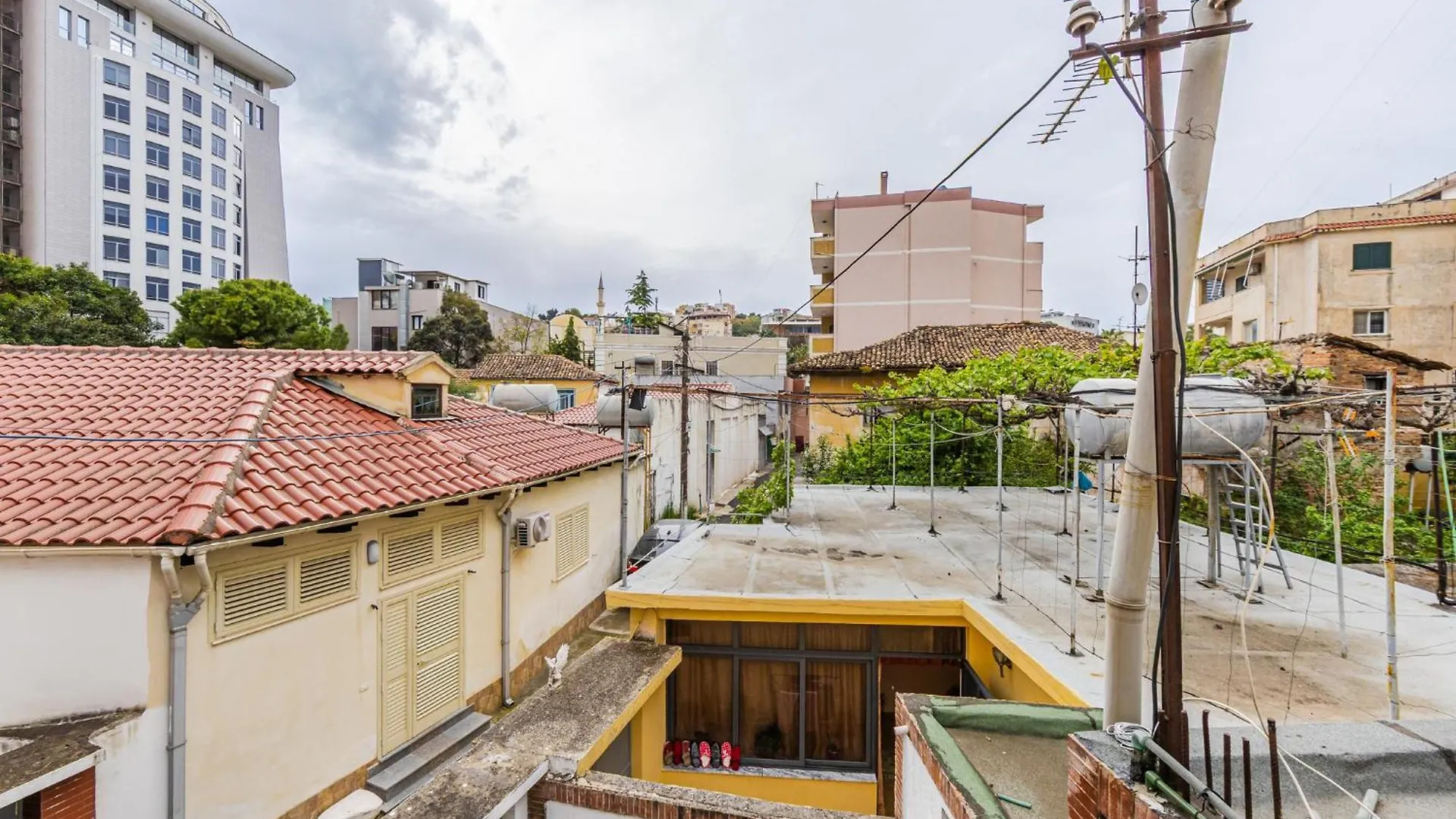 Mbreti Monun Apartment Durres