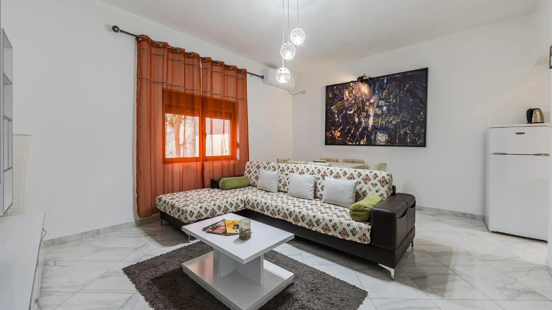 Mbreti Monun Apartment Durres